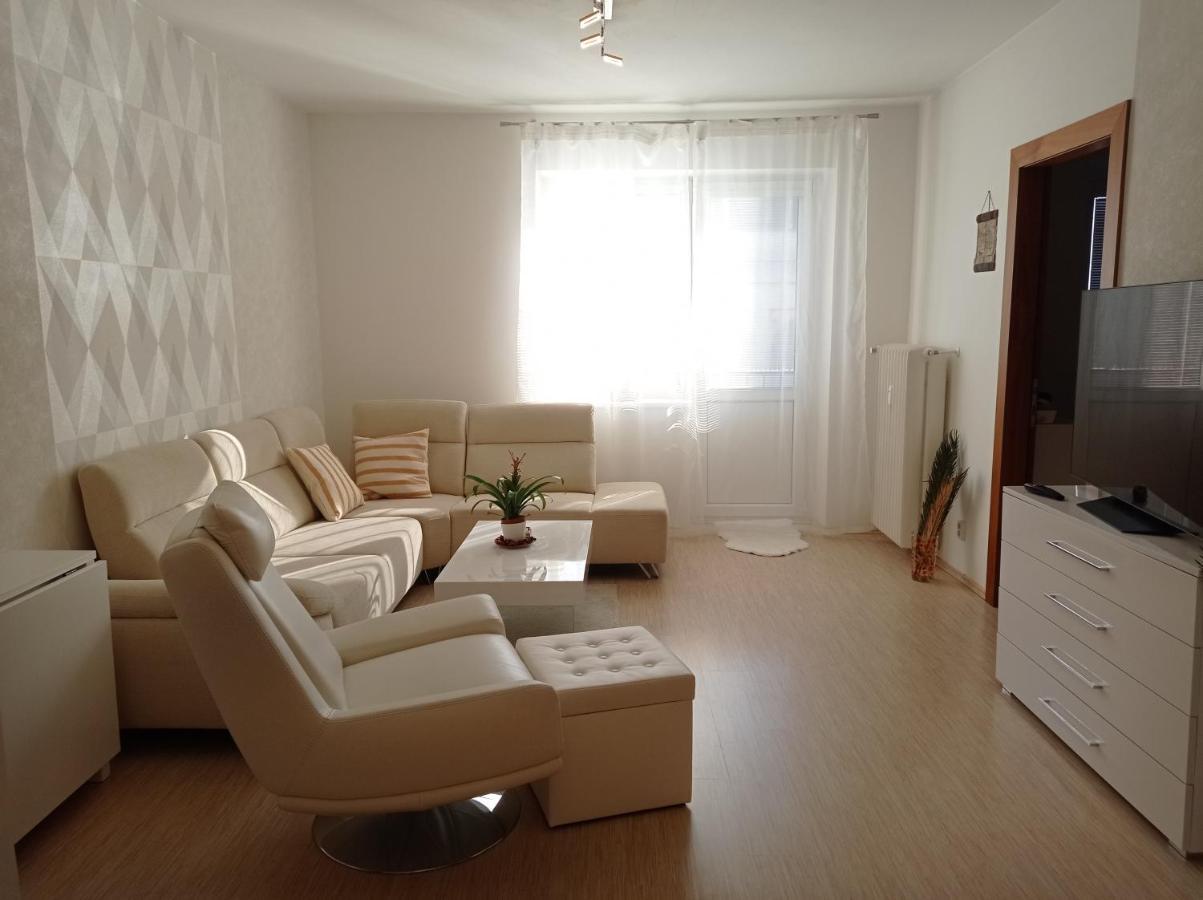 Ferienwohnung Amazing Flat In Old Town With Large Balcony Pressburg Exterior foto
